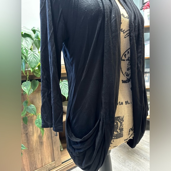 J.M. Fleurette black cardigan, size medium. Lightweight. Good condition. - Picture 2 of 5